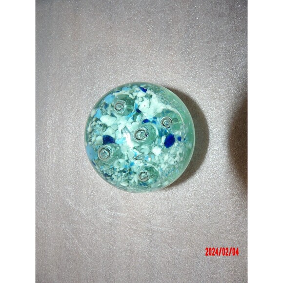 LIGHT BLUE CONTROLLED BUBBLE ROUND‎ PAPERWEIGHT - Picture 2 of 3